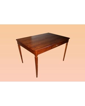 Writing desk from the late 1700s, Italian Louis XVI style, in cherry wood, fully restored.