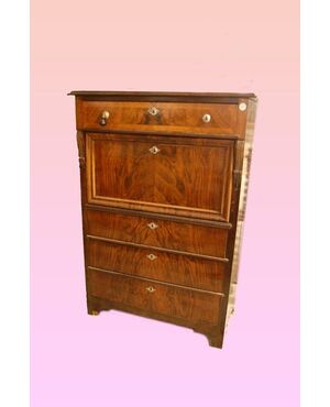 North European Secretaire from the 1800s, Biedermeier style, in flamed walnut.