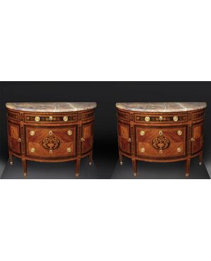 Coppia di commodes a demilune Lombarde