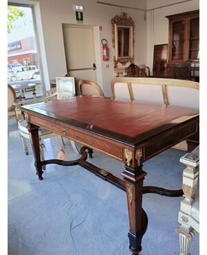 Writing desk in various woods, bronzes signed Guillaume Grohè