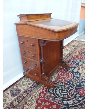 Davenport walnut desk with threads, 19th century. cm L52xW50xH86