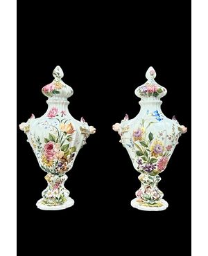 Pair of ceramic vases with floral decoration. Gian Battista Viero manufacture. Nove di Bassano