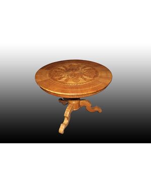 Large fixed circular Sorrento table from 19th-century Italy, richly inlaid