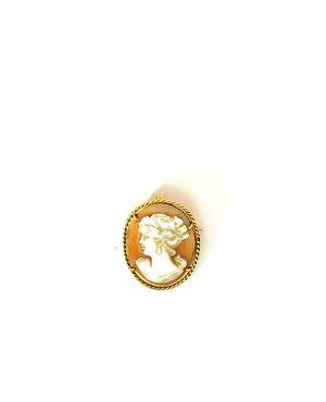 Pendente, spilla in oro con cameo