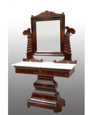 Antique Neapolitan Smith dressing table made of mahogany featherwood with maple inlay inlays, dating back to the early 19th century.