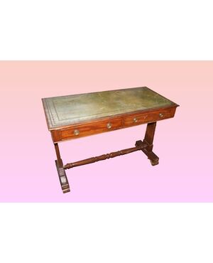 Victorian style English mahogany desk from the 1800s with leather top