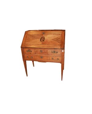 Late 18th-century French drop-front desk in inlaid walnut wood
