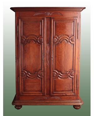 Italian Piedmontese wardrobe from the 1700s in cherry wood