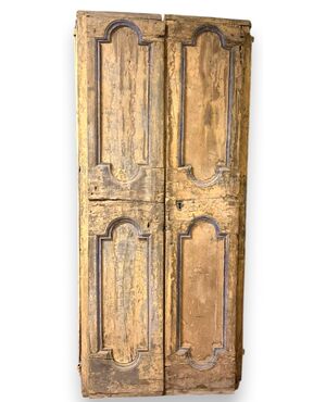 PTL713 - Antique lacquered double door, 18th century, clear size cm W 86 x H 215