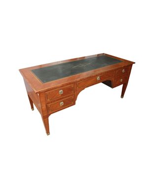 Beautiful French Louis XVI desk from the mid-1800s with inlay thread