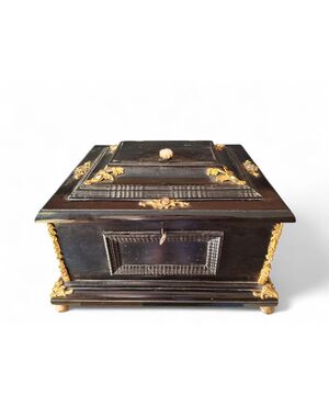 Grande scatola in legno ebanizzato