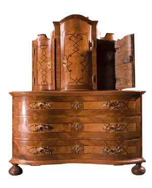 Stupendo Piccolo trumeau in noce Austriaco del 1700 stile Maria Antonietta con intarsi