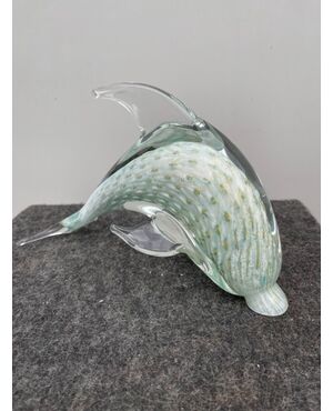 Delfino in vetro sommerso con inclusioni a bolle,lattimo e foglia oro.Manifattura Barovier e Toso