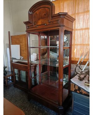 Late 19th-century display cabinet
