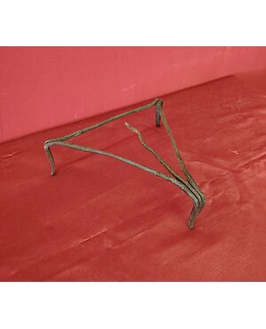 Fireplace tripod