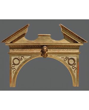 Large gilded decorative frieze in pastiglia, Northern Italian area, Empire period (first quarter of the 19th century).