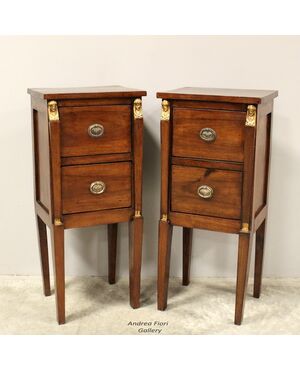 Antique pair of Directory bedside tables in walnut - "Retour d'Egypte" 1798/1805 Italy