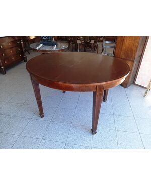 Extendable oval table H 77 L 130 W 115