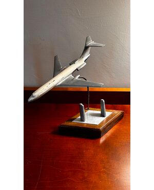 Modello d'aereo vintage in metallo su base in legno Anni '50 - '60