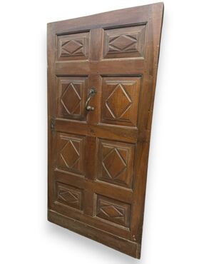 PTCI528 - Walnut entrance door, 18th century, measures cm W 105 x H 200
