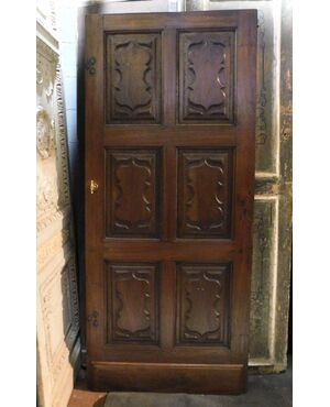 pti683 - walnut door with six carved panels, measuring cm l 91 xh 207     