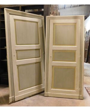 pts732 - pair of lacquered doors, with frame, Piedmont origin, 19th century     