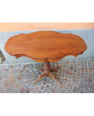 Louis Philippe style 19th century walnut biscuit table