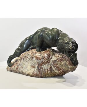 ANTICHE SCULTURE IN BRONZO, GRANDE LEONESSA, GIACOMO MERCULIANO, ART DECO, XX SECOLO. (STB103)