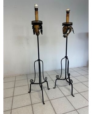 Coppia di torcere in ferro battuto . XIX secolo  120 cm