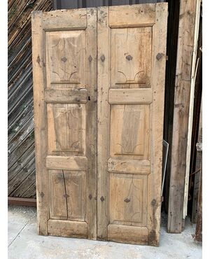 pte129 - walnut door with two wings, eighteenth century, to be restored, measuring cm l 102 xh 182     