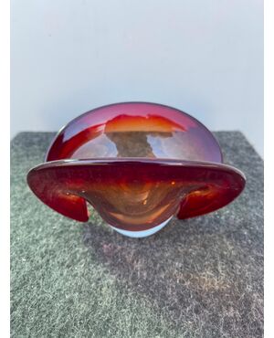 &#39;Valva&#39; vase in sommerso and iridescent glass.Flavio Poli for Seguso, Murano.     