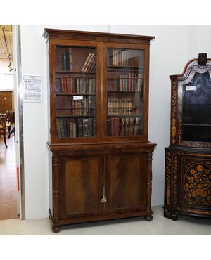 Bookcase with two doors in mahogany and mahogany feather Period 800     