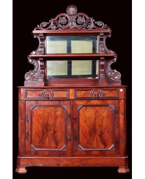 Piattaia belga del 1800 stile Luigi Filippo in mogano e piuma di mogano con intagli