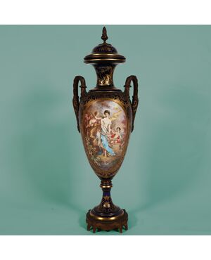 French vase in the style of Sèvres, gilt bronze mount. Paintings signed Poitevin. Late 19th century
