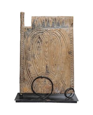 Primitive Door from Borneo: as a modern sculpture - M/251