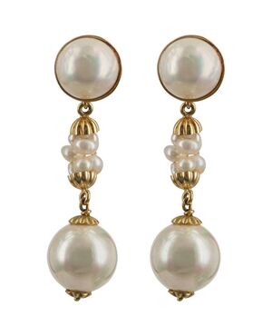 Earrings with pearls mounted in gold - G/152
