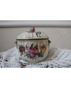 Sugar bowl