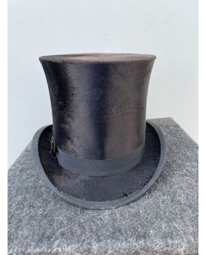&#39;Tuba&#39; hat with original box England.     