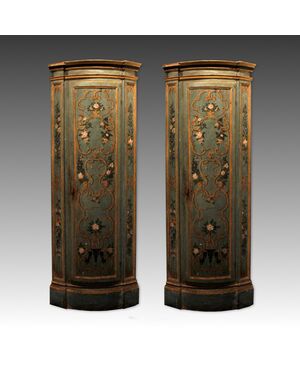 Pair of antique Venetian corner cabinets from the Louis XIV era     