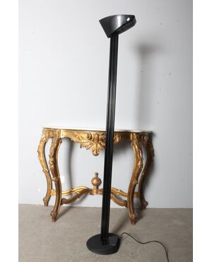 Mod Otello floor lamp by Bruno Gecchelin for Oluce, 80s, black color. Design floor lamp. H 190