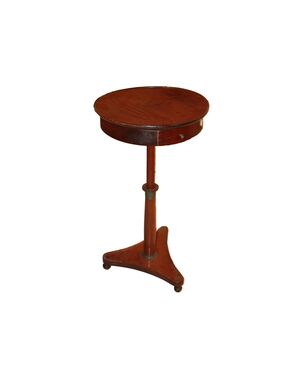 Empire Style Round Pedestal Table in Mahogany from the 1800s
