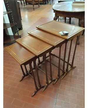 Set di 4 tavolini da salotto