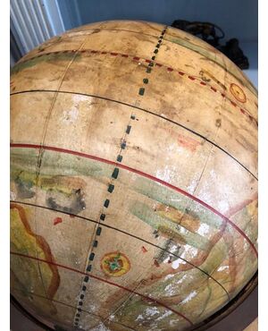 Mappamondo in legno
