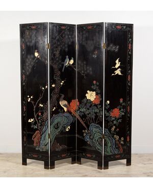 RISERVATO Paravento orientale in legno decorato con lacca Coromandel, primi anni del XX secolo