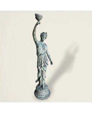 
Scultura Femminile in Bronzo Patinato