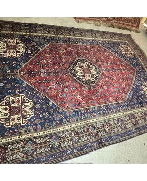 Antique Persian Ashfar carpet 1930. Size 266 x 180. In the colors of red and blue.