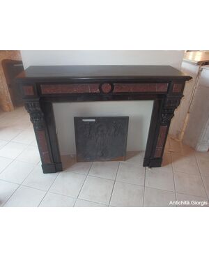 BLACK MARBLE FIREPLACE WITH 19TH CENTURY FRENCH INSERTS cm L134xP40xH107