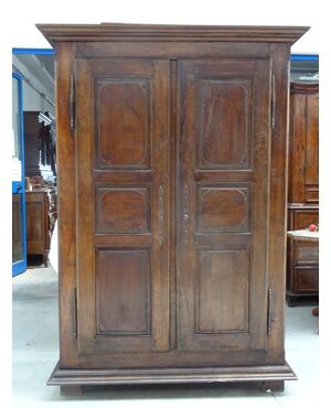 Piccolo armadio in legno di noce massello Luigi XIV 1700 Francia