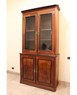 Bookcase in walnut with two doors