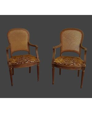Antique armchairs in walnut, antique furniture
